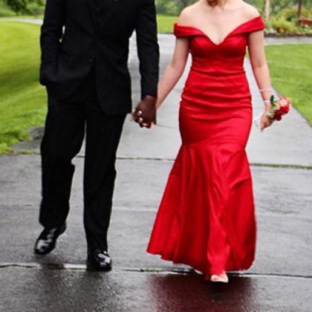 PROM ❤️ Red Off-shoulder Mermaid Evening Gown